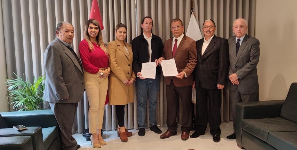 El Colegio de Periodistas del Perú firma los Principios del Buen Periodismo Peruano